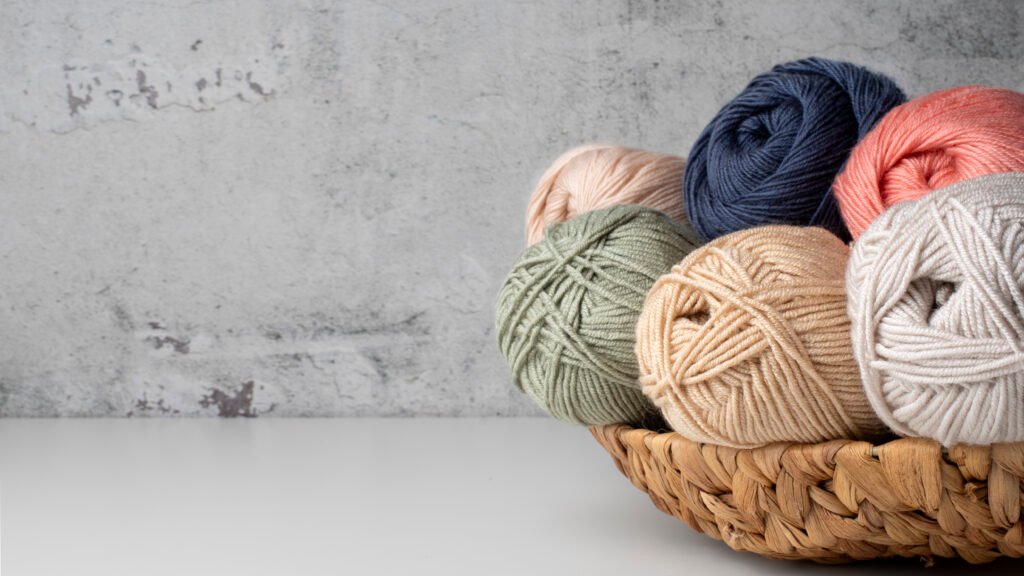 Lanas y aguja de crochet. Foto: Pixabay